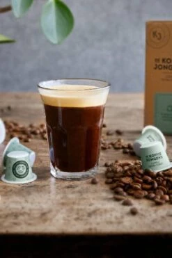 Nespresso Cups - De Koffiejongens - Lungo Extra Forte - 100% Biologisch Afbreekbaar - 60 Cups - 100% Nespresso Compatible -Koffie Verkoop Winkel 800x1200 1