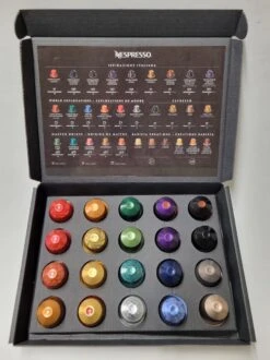 Koffie Proeverij Pakket Met 20 Stuks Verschillende Smaken En Mystery Card 'Enjoy The Sweet Moment' Met Persoonlijke (video) Boodschap | Verjaardag | Sinterklaas | Kerstpakket | Vaderdag | Moederdag | Jubileum | Valentijnsdag 12 Koffie Proeverij Pakket Met 20 Stuks Verschillende Smaken En Mystery Card 'Enjoy The Sweet Moment' Met Persoonlijke (video) Boodschap | Verjaardag | Sinterklaas | Kerstpakket | Vaderdag | Moederdag | Jubileum | Valentijnsdag -Koffie Verkoop Winkel 899x1200 1